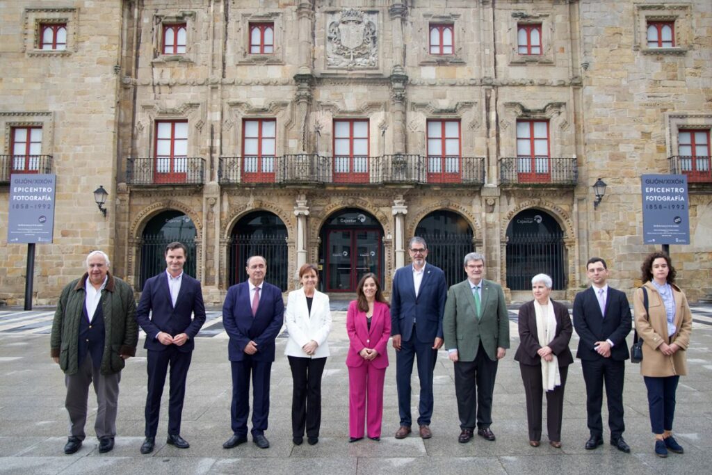 Representantes de las ciudades atlánticas en Gijón.