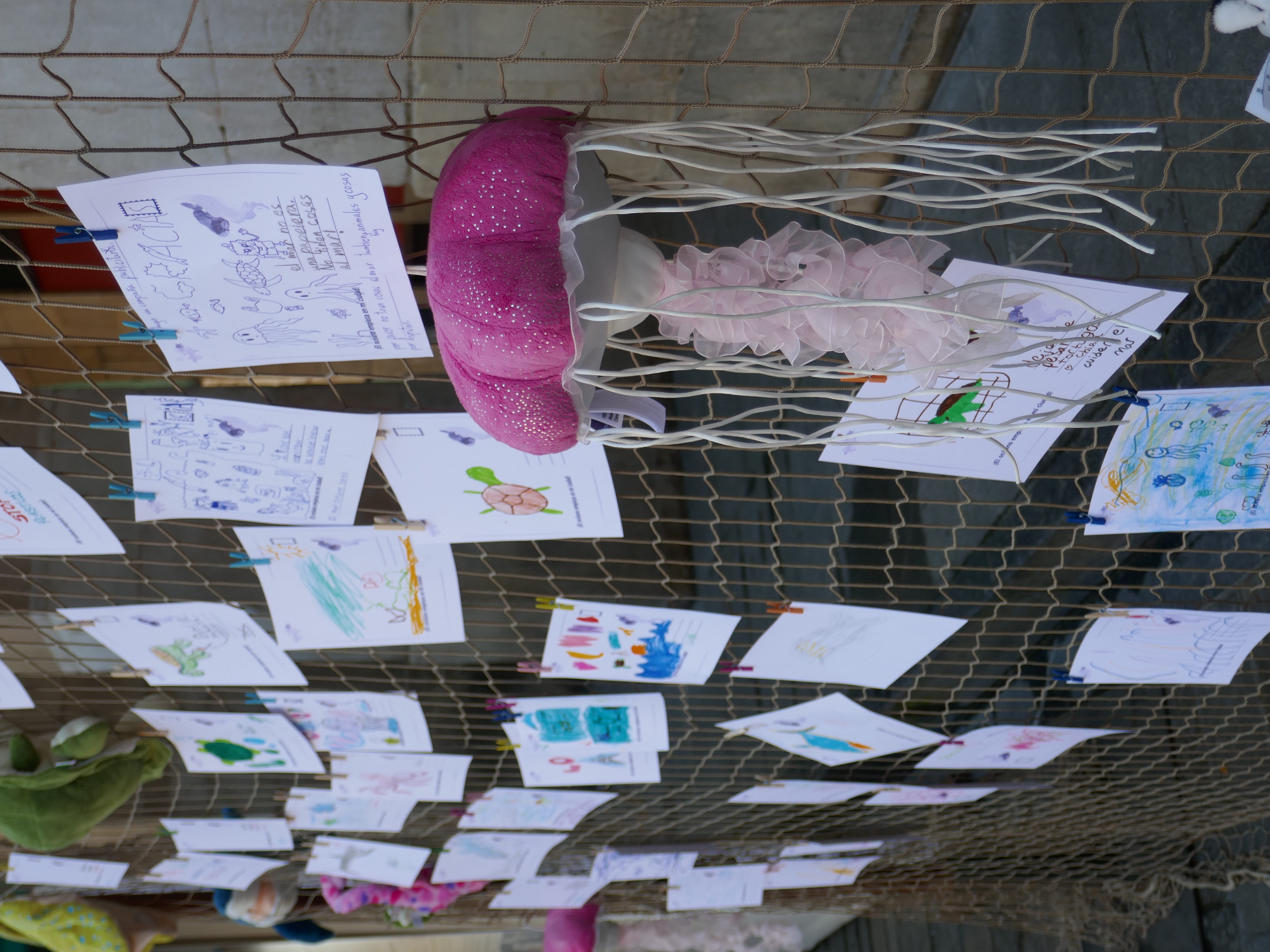 MakeEUBlue : Cities in Action. Activité au marché artisanal et écologique de Gijón sur la protection des océans et des écosystèmes aquatiques.